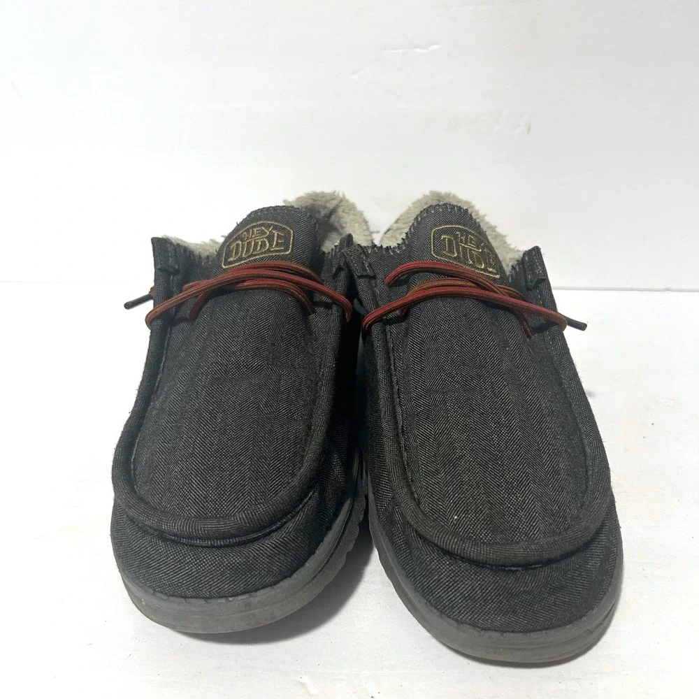Hey Dude Wally Black Shell Mens Size 11 Grey Faux Fur Lined Loafers Casual Cozy